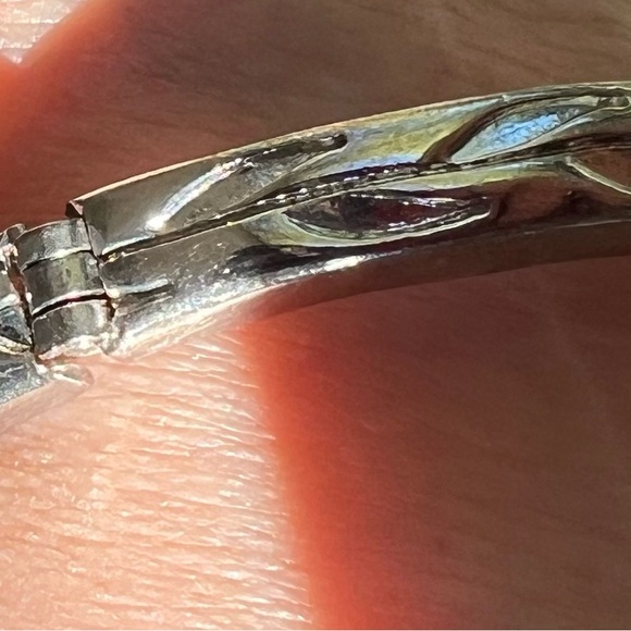 Lenox Flower of the month of May bracelet faux emerald birthstone * Vintage* - Picture 6 of 6